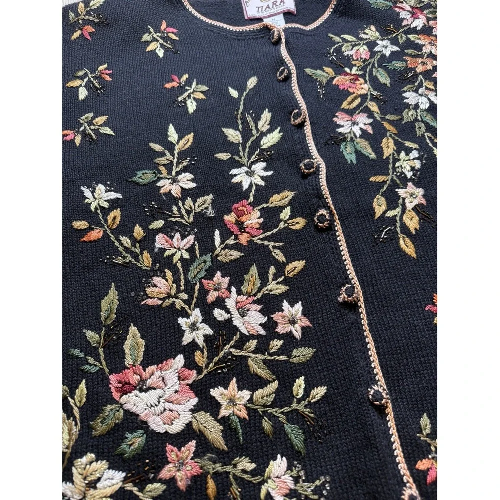 Tiara International VTG Cardigan Knit Sweater Sz M Embroidered Beaded Floral 90s